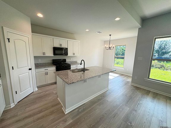 5th image of 32562 White Bloom Ln