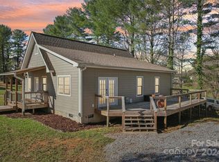 57 Cora Way, Flat Rock, NC 28731