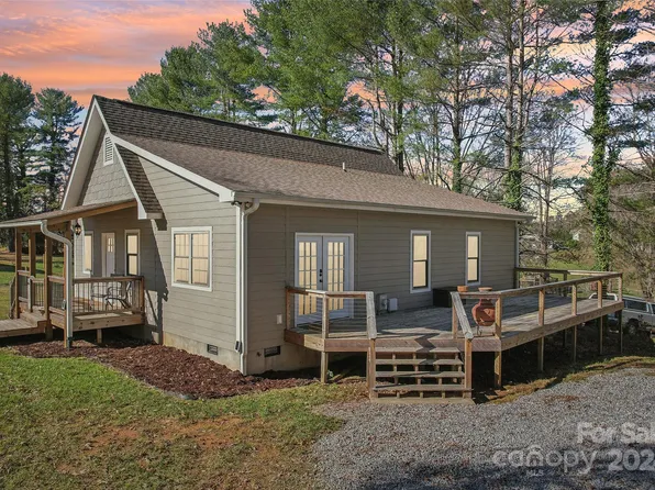 57 Cora Way, Flat Rock, NC 28731