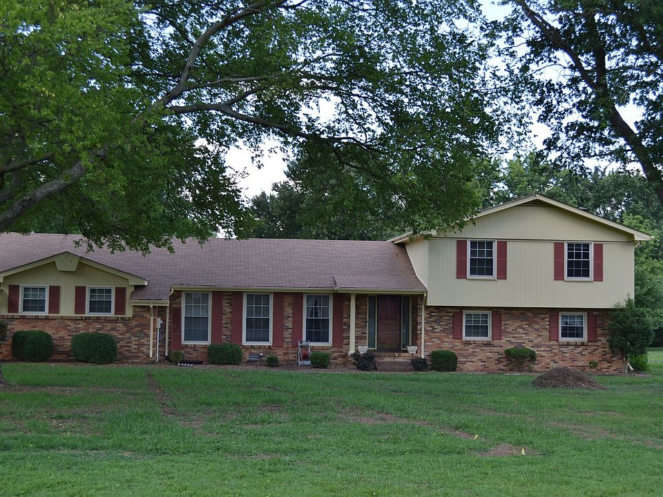 1st image of 141 Lee Etta Dr