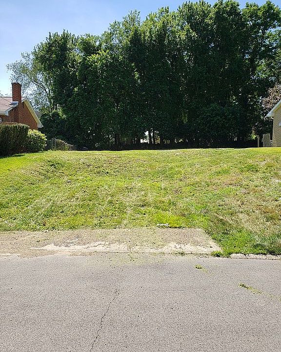 1st image of 109 Vincent Dr