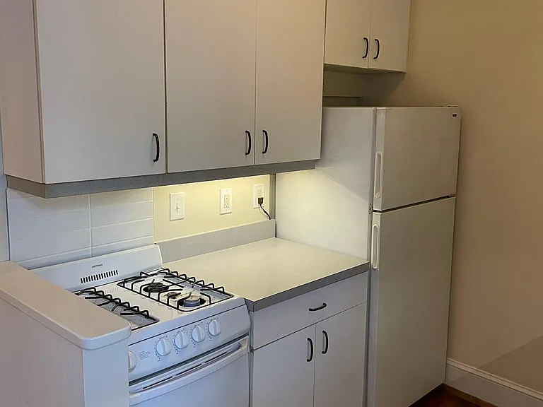 1685 Crescent Pl NW #6 — Photo 11