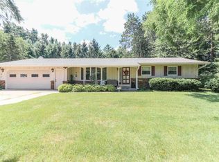 6110 Wintergreen Dr, Wisconsin Rapids, WI 54494