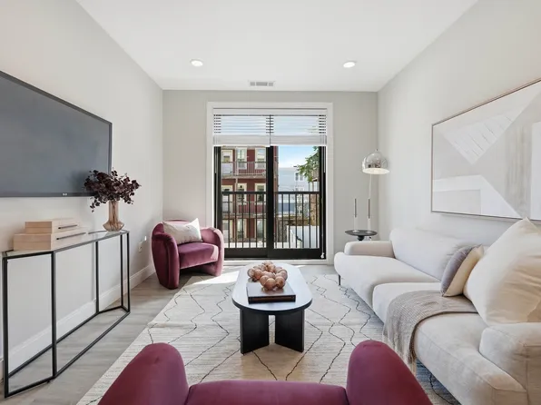 656 Saratoga St #214, Boston, MA 02128