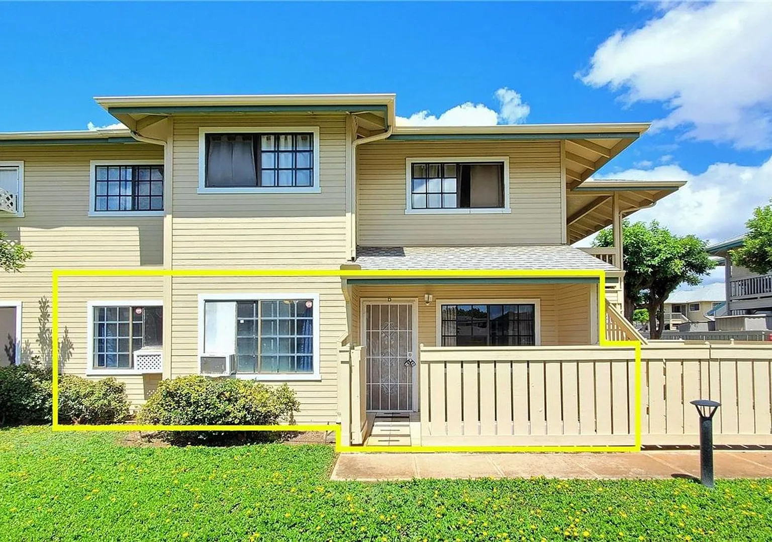 2-Bedroom 1 Full Bath Ground-Floor Townhouse w/ 2 Assigned Parking in Pae Ko Gardens — Photo 1