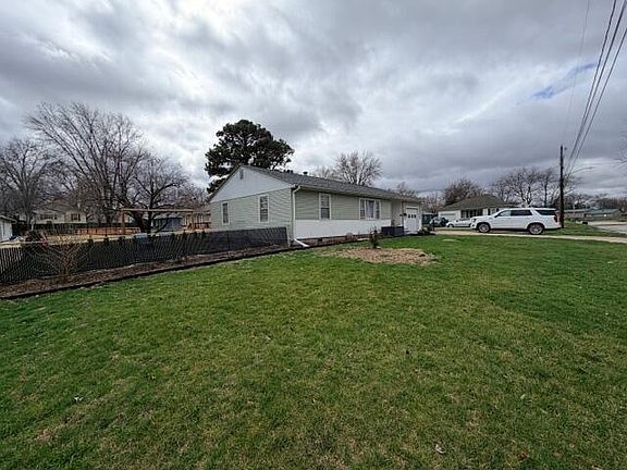 4th image of 306 E High St