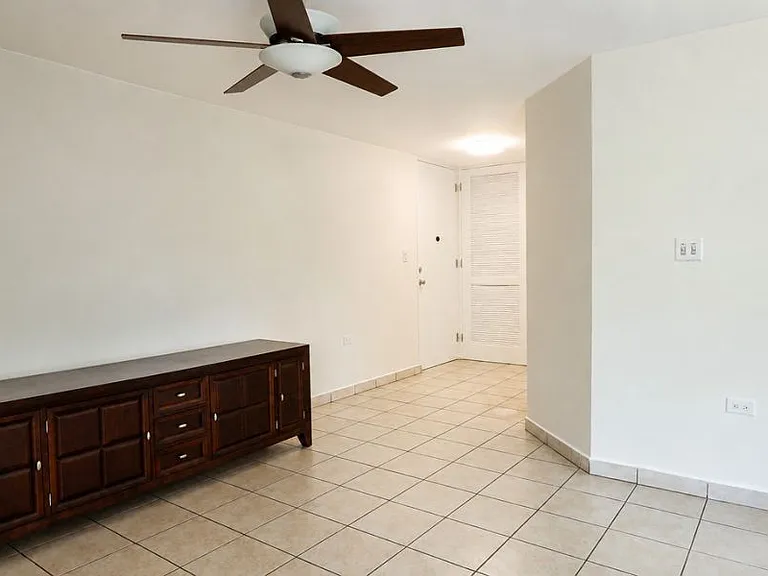 Cond Plaza del Palmar Apt 708 Edificio 7, 1386 Av — Photo 3