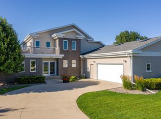3597 Ivy Dr, Grand Forks, ND 58201