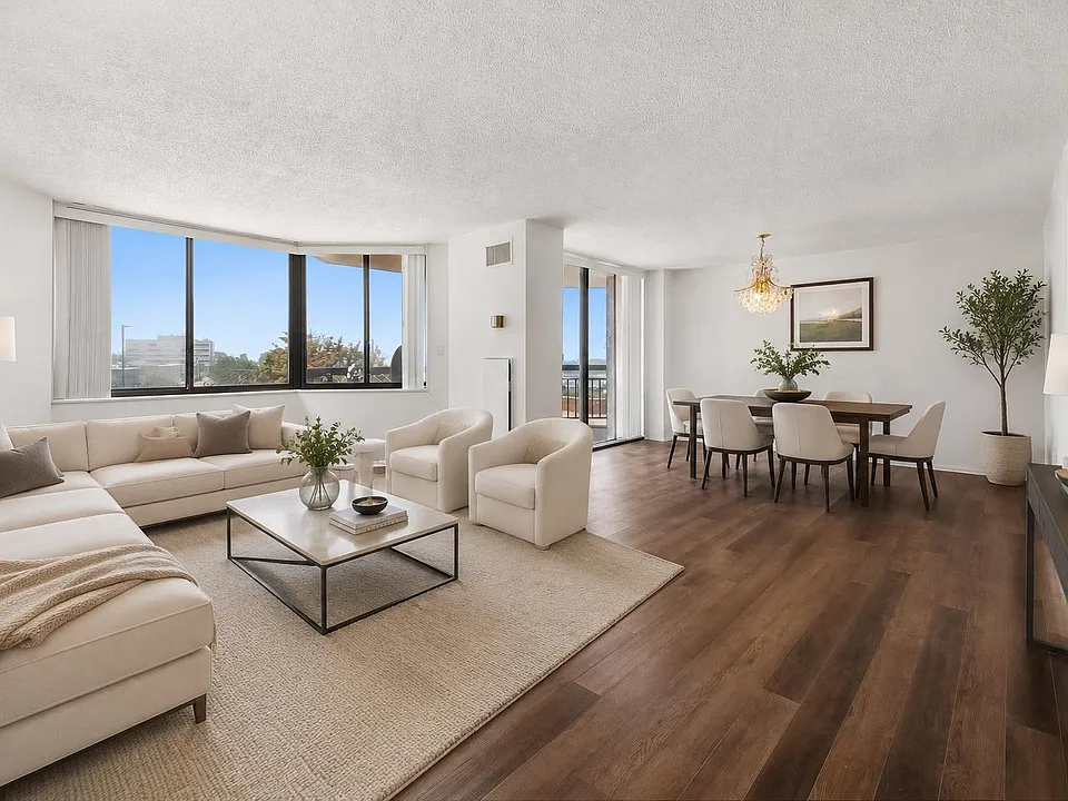 226 Harmon Cove Tower #226