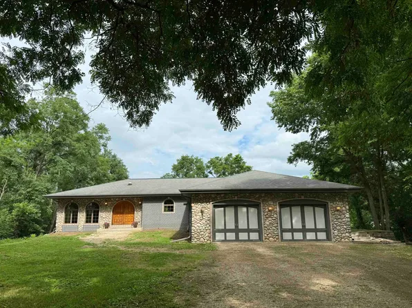 4421 S Oakley Rd, Janesville, WI 53546