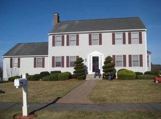 8 Sparrow Rd, Stoughton, MA 02072