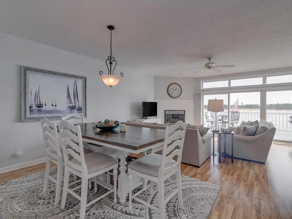 Second-floor Living Room/Dining Room