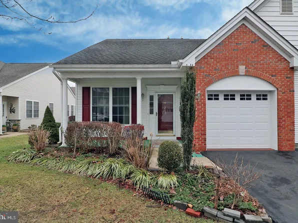 265 Meadowlark Dr, Hamilton, NJ 08690