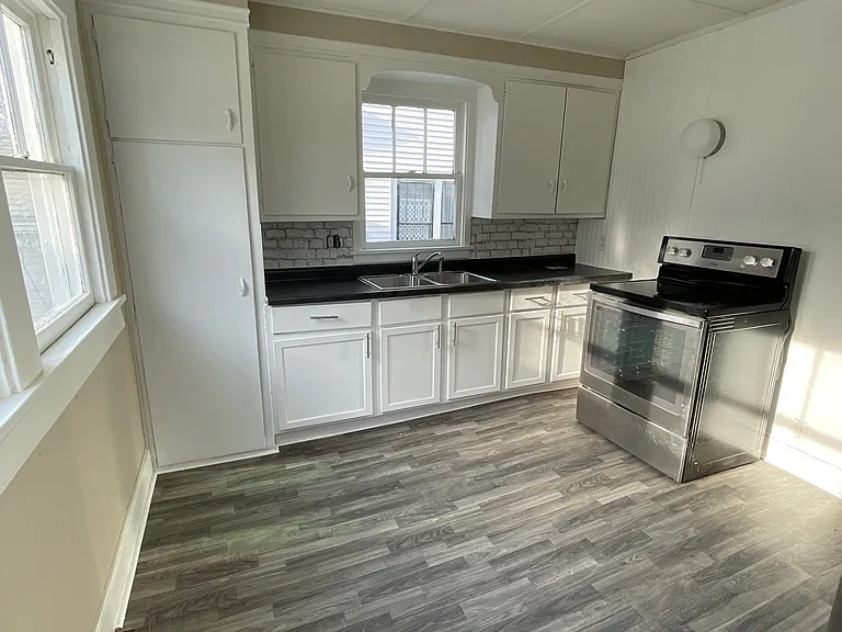 1254 S Chicago Ave — Photo 6
