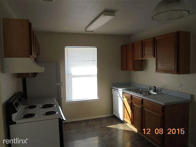 1710 Benttree Dr #B — Photo 2