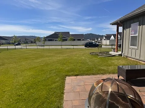 881 S Camas Ln — Photo 4