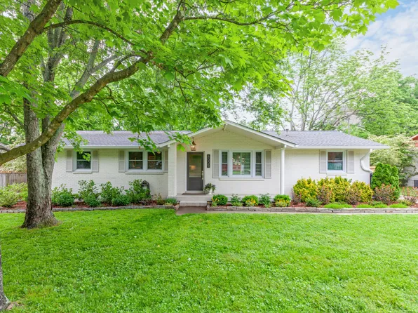 8005 Sawyer Brown Rd, Nashville, TN 37221