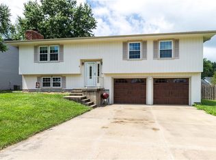 1178 S Delaware Dr, Tonganoxie, KS 66086