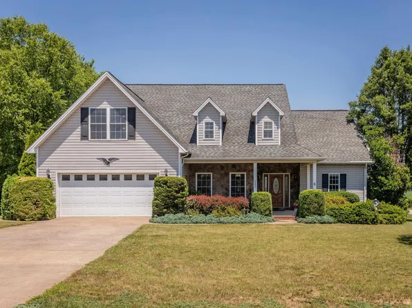 242 Kensington Dr, Elkton, VA 22827