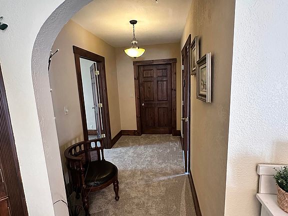 2nd image of 632 W Main St