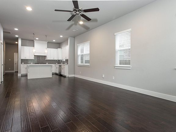 4th image of 212 Wimberly St