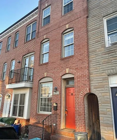 924 S Robinson St — Photo 1