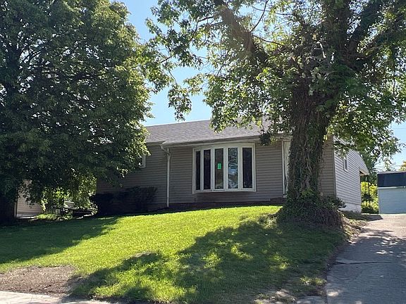 2nd image of 300 Trunk Dr