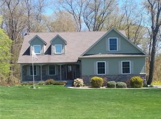 1698 Kings Ct, Plainfield Twp, PA 18072