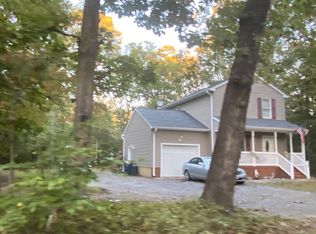 98 Compass Dr, Hartfield, VA 23071