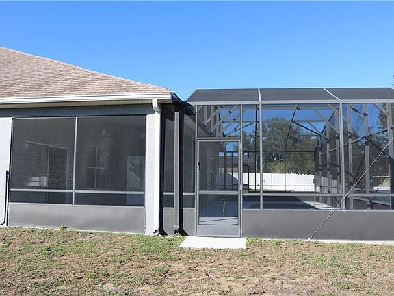 5th image of 215 Towerview Dr E