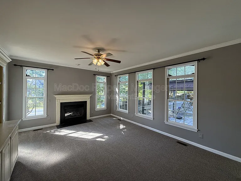 10500 Westfield Ln — Photo 11
