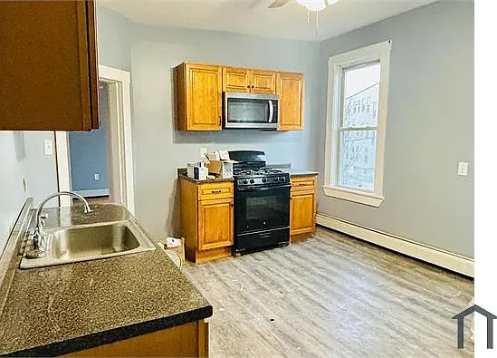 21 Marshfield St #3 — Photo 8
