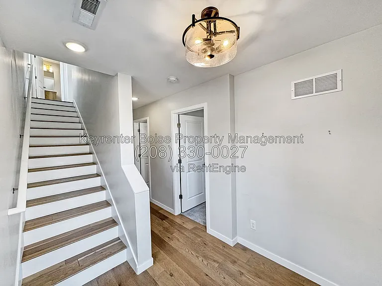 1198 S Marietta Spur Ln — Photo 3