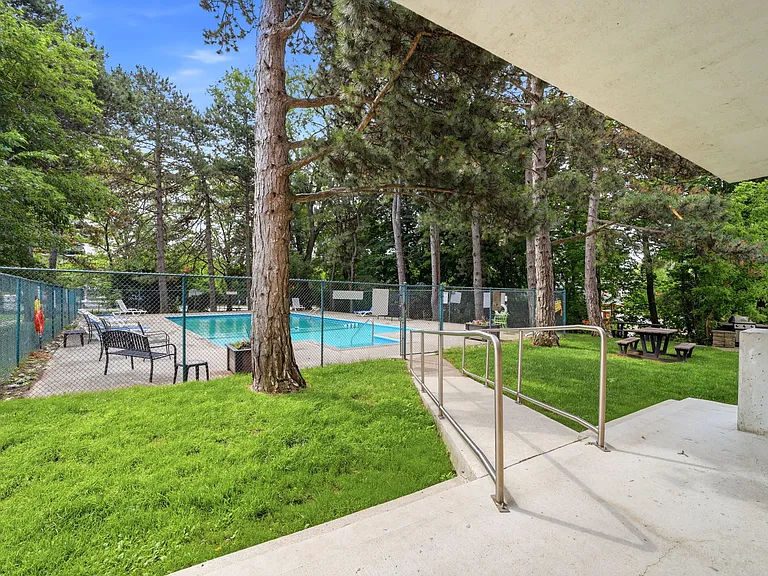 360 Torrance St — Photo 20