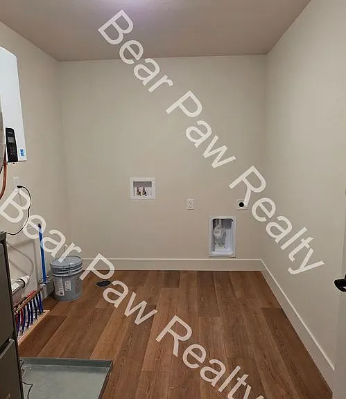 1026 Center Dr — Photo 10