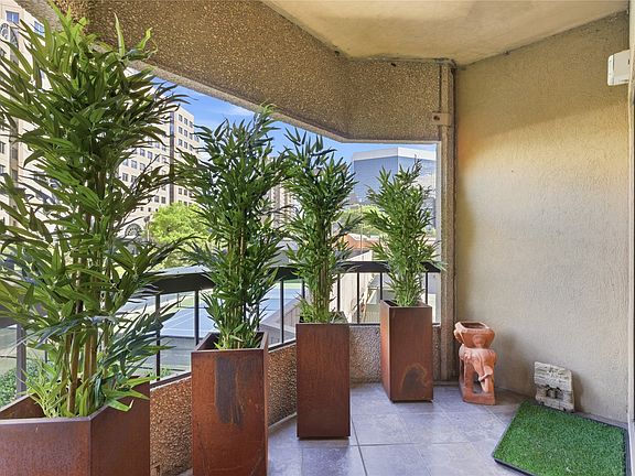 3rd image of 3030 McKinney Ave APT 203