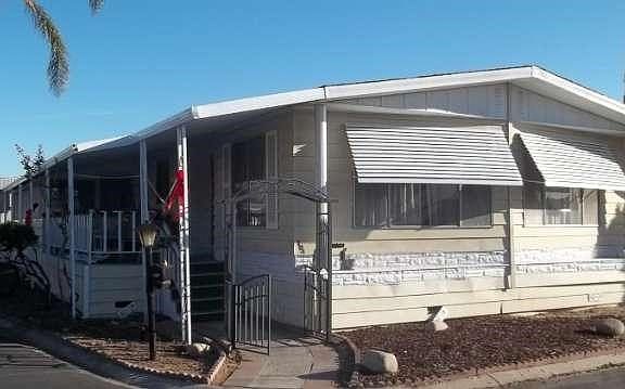 Located in close proximity to clubhouse, pool, spa, fitness center and common area laundry facilities this will certainly be a lovely home for a young family or someone preferring little landscape maintenance!