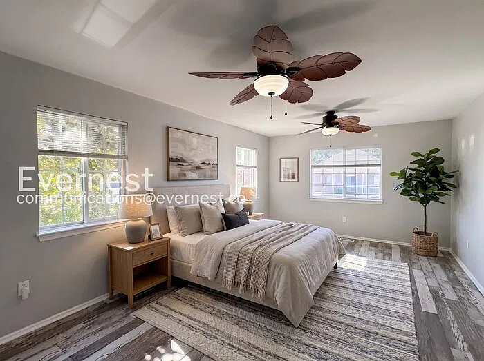 4 bed, 2.5 bath, 2424 sqft, $3,195 — Photo 4