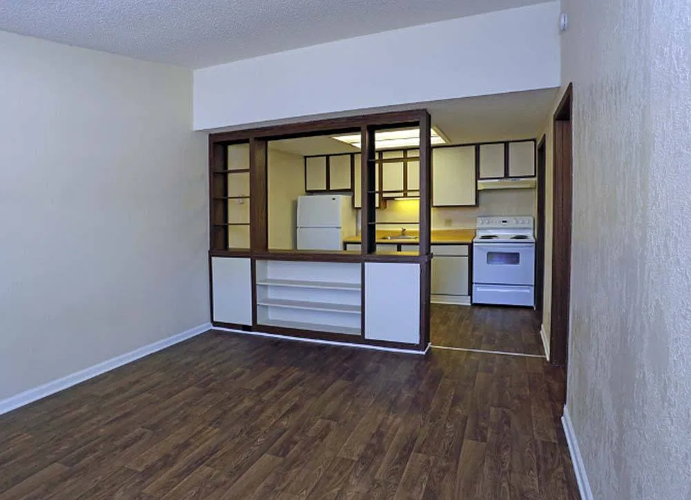 Broadview Oaks Apartments — Photo 1