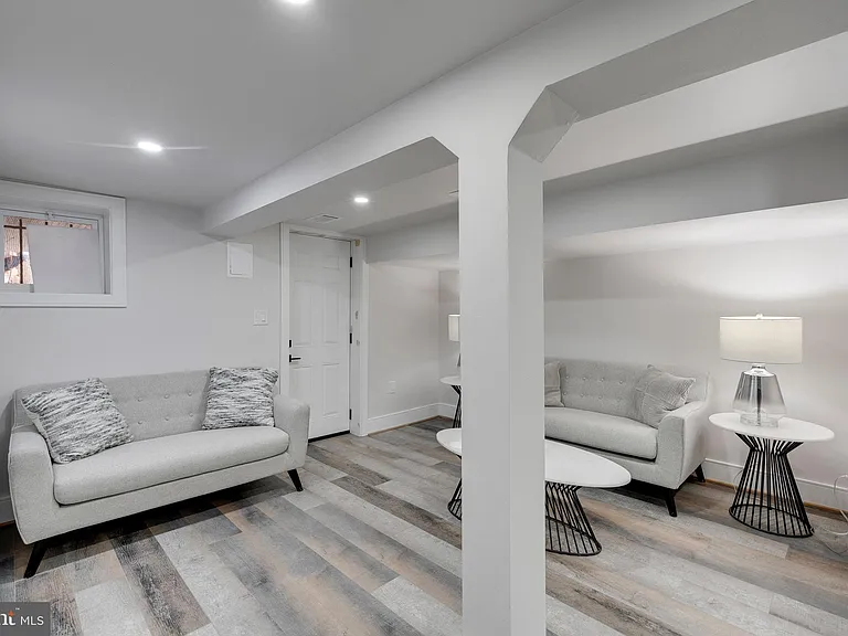 1323 Childress St NE — Photo 31