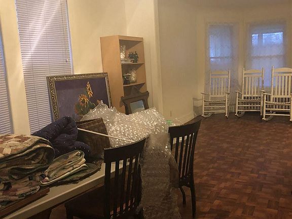 4th image of 94 Woodlawn Ave