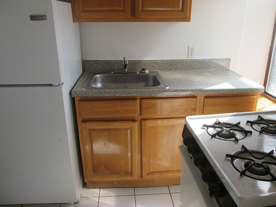 1st image of 1621 Lexington Ave #3W
