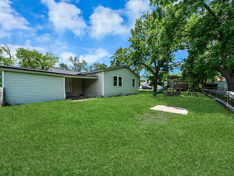 3603 Crosby Cedar Bayou Rd — Photo 37