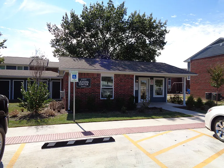 325 S Highway 6 — Photo 3