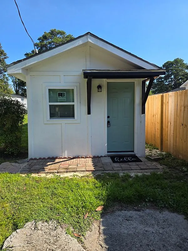 1 bed, 1.0 bath, 360 sqft, $1,550 — Photo 1