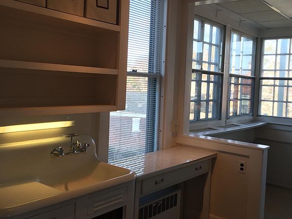 Bright eat-in kitchen