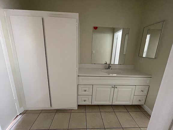 5th image of 636 W Wilson Ave APT 205