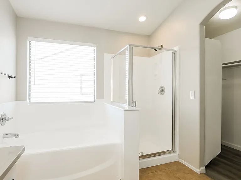 8216 W Globe Ave — Photo 12