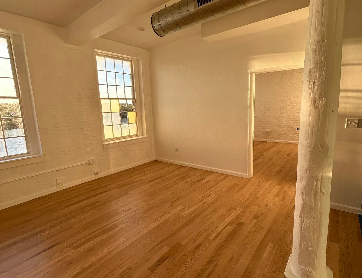 2 bed, 808 sqft, $2,100 — Photo 3