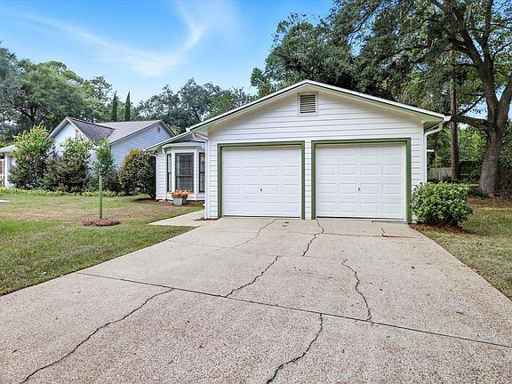 5th image of 2935 Bay Shore Dr